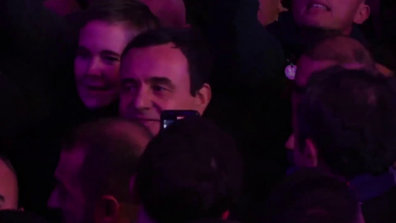  Jemi trefish më të shpejtë se ata që kemi përballë   Kurti mbyll fushatën elektorale  Një miliard euro investime në ushtri