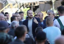 LAJMI I FUNDIT/ ERVIN SALIANJI përballë Berishës, nis foltoren nga Durrësi të mërkurën