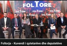 Firojnë demokratët në takimin e Berishës, dy degë nuk mbushin dot sallën (FOTO)