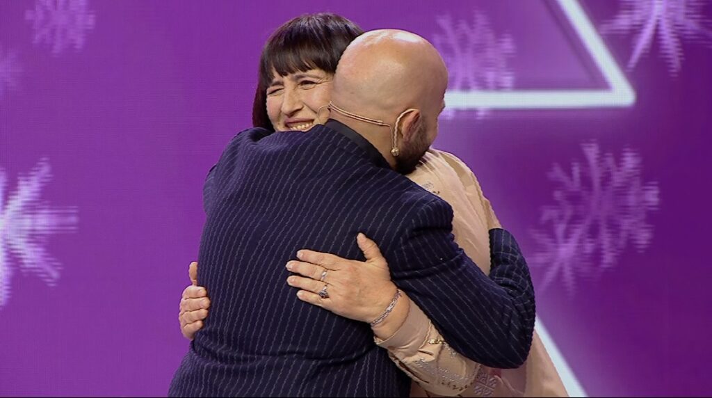 Pesë vite nën një çati  Mirënjohja e një jete për tezen heroinë