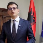 Pirro Vengu publikon mesazh para seancës në Kuvend: Hedhim një hap drejt një Shqipërie më të fortë e më të sigurt