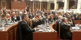 77 vota kundër, Kuvendi rrëzon kërkesën e opozitës për Avokatin e Popullit