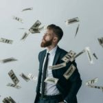 Zbuloni 3 shenjat e horoskopit më të favorizuara financiarisht gjatë kësaj jave