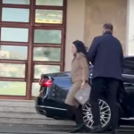 SPAK kërkon arrestimin e zv/kryeministres/ Del nga makina duke folur në telefon, ja momenti kur Balluku hyn në Kryeministri