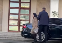 SPAK kërkon arrestimin e zv/kryeministres/ Del nga makina duke folur në telefon, ja momenti kur Balluku hyn në Kryeministri