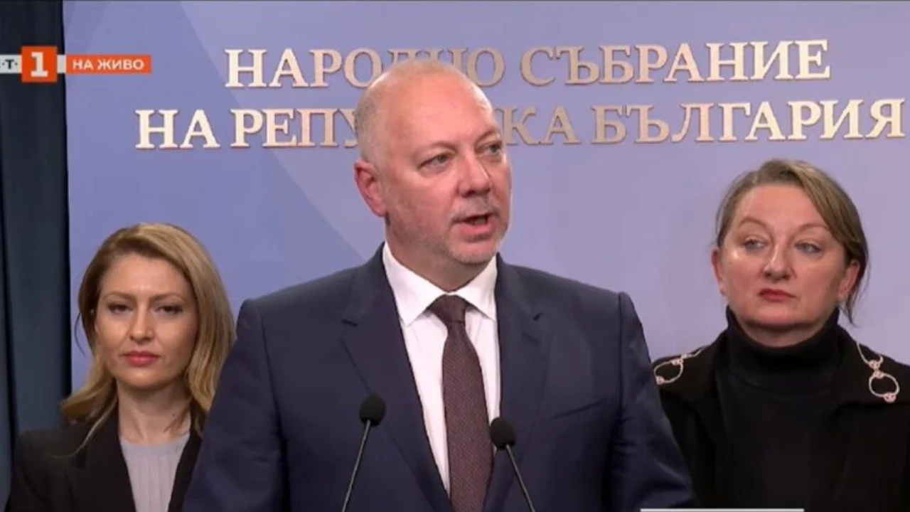 Protestat në BULLGARI  dorëzohet KRYEMINISTRI  Njofton largimin e QEVERISË