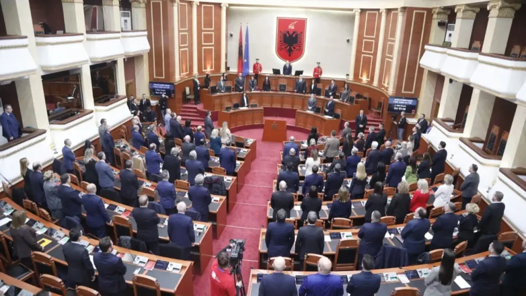 Shqipëria në Bordin e Paqes  PS mbledh nesër Kuvendin  Miratim i marrëveshjes me procedurë të përshpejtuar