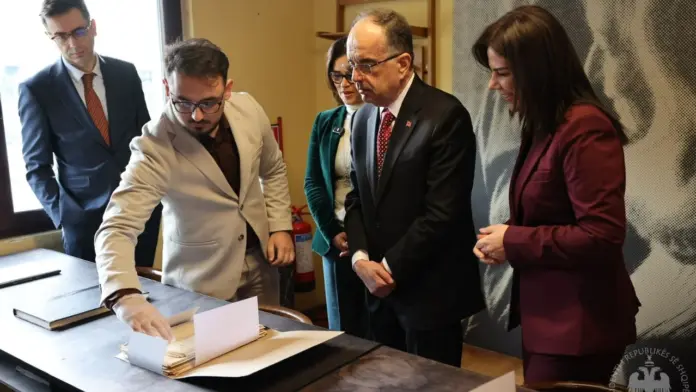 11e2f54f-4605-4a0f-9469-f620833b7d0d_sd