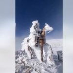 Tyrbja e Abaz Aliut në malin e Tomorit, nën petkun e dëborës