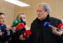 Berisha pas mbledhjes së kryesisë: Nuk marr pushtet me dhunë, e kam thënë në 1990