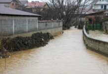 Pasojat nga moti i keq, shtyhet rinisja e procesit mësimor në Kosovë