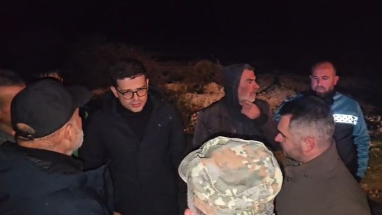 Vlorë  Ministri Vengu inspekton punimet për hapjen e rrugës Matogjin Bashaj  Banorët të mos rrezikojnë jetën duke tentuar të zhbllokojnë akset