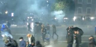 Militantët e PD ‘breshëri’ molotovësh mbi Policinë e Shtetit, ja shpjegimi i IA mbi rrezikun e tyre