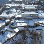 Fshatrat e Devollit të Sipërm në Korçë nën petkun e bardhë të dëborës, banorët: Turistët vijnë nga të gjitha anët për t’i vizituar