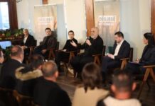 Dëgjesë me fermerët në Divjakë për Skemën Kombëtare: 600 milionë lekë për bujqësinë në 2025, buxhet rekord për vitin 2026