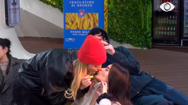 E papritur në Big Brother VIP 5  ndodh puthja e parë në shtëpi  VIDEO 