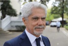 Ilir Yzeiri: Mbreti lakuriq dhe idiotët e Tiranës