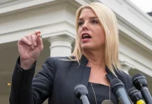 Maduro akuzohet për: narco-terrorizëm, importim të kokainës, mbajtje të armëve automatike dhe pajisjeve shkatërruese dhe mbajtjen e këtyre armëve kundër SHBA-së