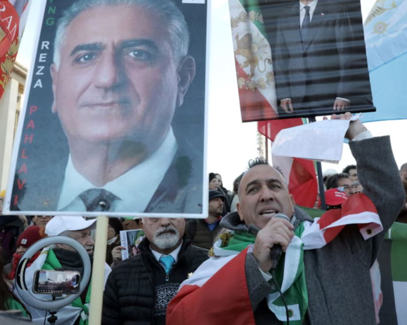 Protestat në rritje në Iran nuk nënkuptojnë domosdoshmërisht një rikthim të monarkisë