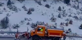 Nga pastrimi i rrugëve te ndihma ndaj banorëve, Rama ndan foto nga përballimi i situatës së motit