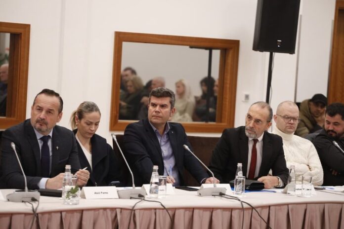 Ermal Hasimja ia thotë në sy Berishës  S keni besueshmëri  bashkëpunoni me PS në në kurriz të partive të vogla