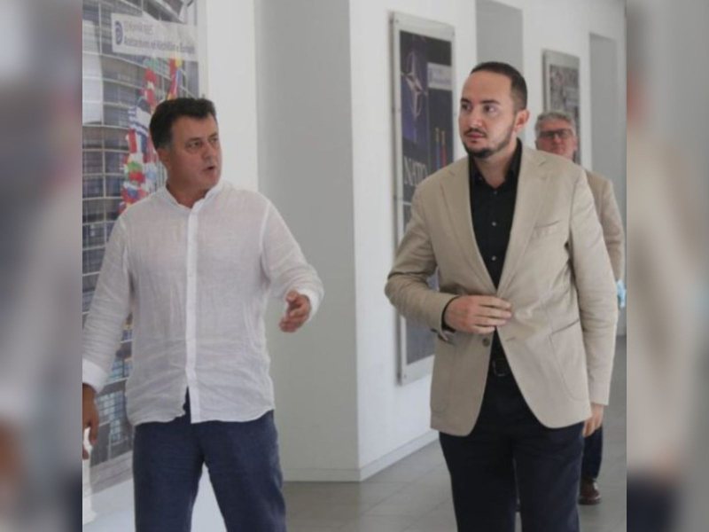 Ervin Salianji  Flamur Noka nuk kapërcen dot kufijtë shtetërorë 