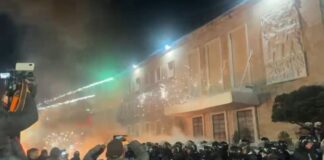 Protesta e PD, 11 efektivë të lënduar, policia arreston 17 persona, procedohen disa të tjerë, mes tyre dhe 3 deputetë