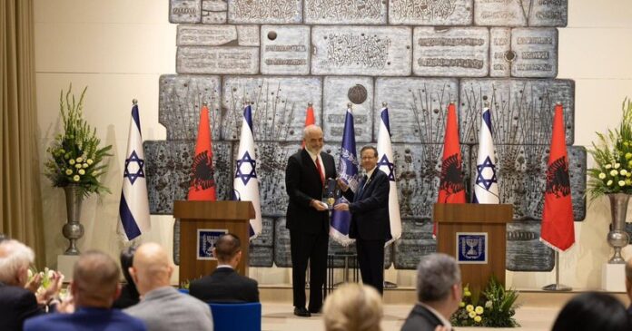 -800-0-abbf22145b761c336df2b56cbb997779