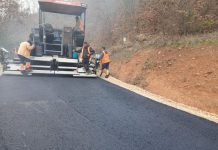 Rama ndan pamjet: Hidhet shtresa e parë asfaltike! Lura magjike, së shpejti e arritshme përmes rrugës së re!