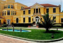 Ambasada amerikane paralajmëron qytetarët: Shmangni zonat e protestës së opozitës