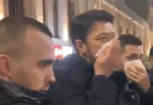 Fotolajm/ Shkëlzen Berisha në protestë para Kuvendit