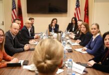 E ngarkuara me Punë e SHBA takohet me deputetët e rinj të PS e PD, ambasada: Forcojmë bashkëpunimin mbi prioritetet e përbashkëta