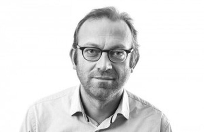 Enver Robelli  Nga  hiçi  i Homeinit te rrethi që po ngushtohet  a po i vjen fundi Republikës Islamike të Iranit 47 vjet pas themelimit 