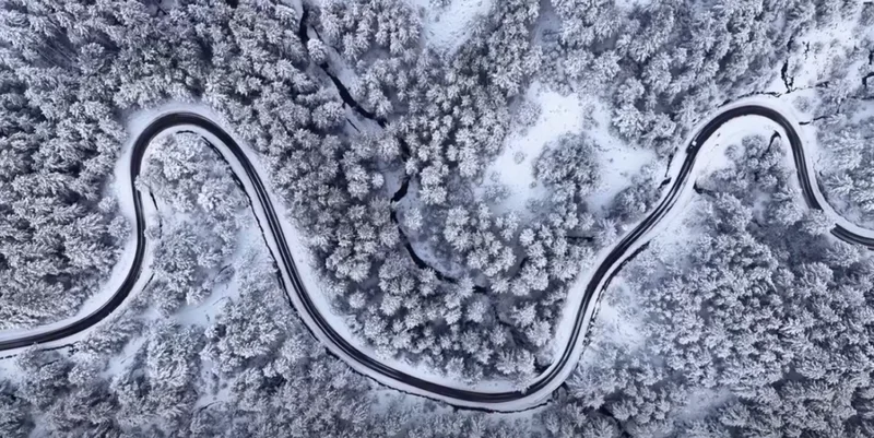  Kolonja magjike   Rama publikon pamjet përrallore nga rënia e dëborës