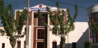 NDODH në Tiranë/ Dy vajza futen në komisariatin e policisë dhe dhunojnë oficeren!