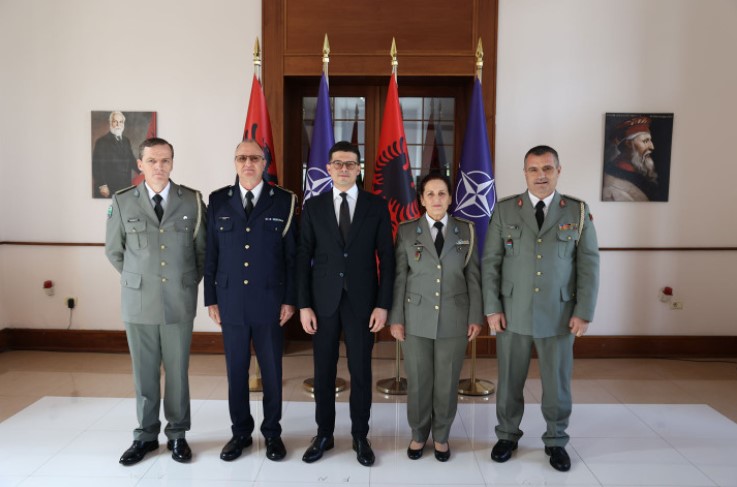 Vengu  Tre gjeneralë të rinj i shtohen lidershipit të Forcave të Armatosura