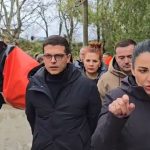 VIDEO/ Balluku zbret në terren, shkon në Urën e Mifolit për operacionin e evakuimit në Novoselë