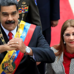 CNN: Maduro dhe gruaja e tij u tërhoqën zvarrë nga dhoma e tyre e gjumit gjatë bastisjes