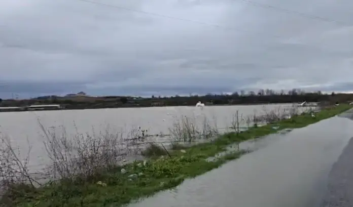 Moti i keq  bashkia e Durrësit thirrje qytetarëve  Shmangni lëvizjet e panevojshme