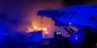 Ndërsa negociatat e paqes mes SHBA-së, Kievit dhe Moskës vazhdojnë, Ukraina sulmon me raketa dhe dronë rajonin rus në kufi