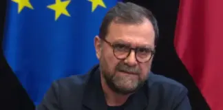 “Masivi është aktivizuar 30 vjet më parë”, drejtori i hekurudhës për rrëshqitjet e dheut në aksin Përrenjas-Librazhd: Shirat ngarkuan situatën