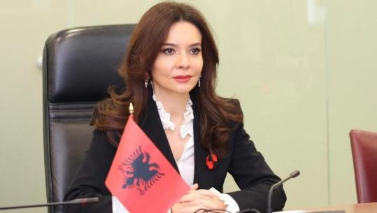 Ministrja Spiropali  Përgëzojmë studentët shqiptarë të Maqedonisë së Veriut për kërkesën e tyre për përdorimin e gjuhës shqipe në përputhje me të drejtat e garantuara nga Kushtetuta