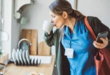 Pse disa njerëz vonohen gjithmonë? Psikologët tregojnë çfarë ndodh në trurin tonë