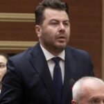 Kapri i drejtohet opozitës: A do të bashkëpunoni apo jo me Ramën? Si mund të ulesh me kryeministrin që të kërcënon me kartonë, sot i lutemi na prit në komision