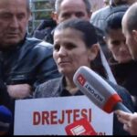 ‘Duam drejtësi’, banorët e Velipojës zhvendosin protestën kundër resortit në Velipojë pranë SPAK-ut