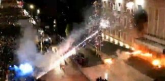 E FUNDIT/ Berisha mbaron fjalimin plasin molotovët