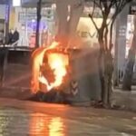 Akte vandale në rrugët e Tiranës, militantët e Berishës i vënë flakën koshit të mbeturinave