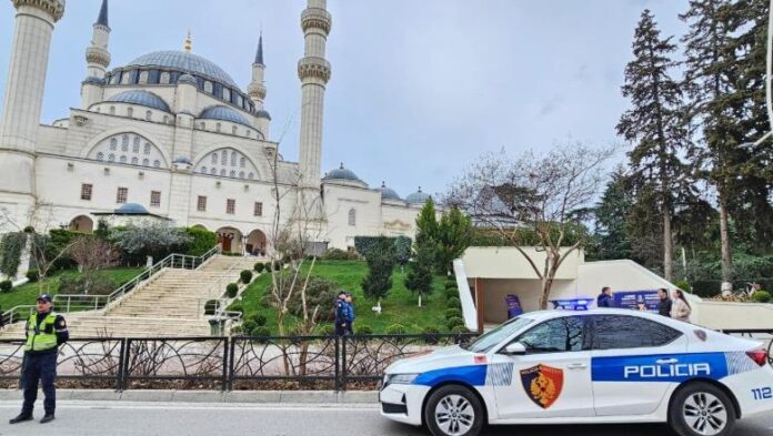 1771505101_xhamiaenamazgjas