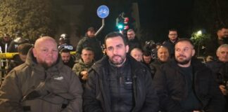 Tubimi i PD/ Lapaj: Për çfarë t’iu bashkohem? Me protesta 2 orëshe Rama qëndron në pushtet 100 vite