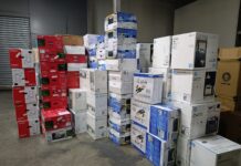 Dyshime për falsifikim dhe tregtim pa autorizimet përkatëse, Antikontrabanda bllokon mbi 3100 pajisje elektronike në Tiranë